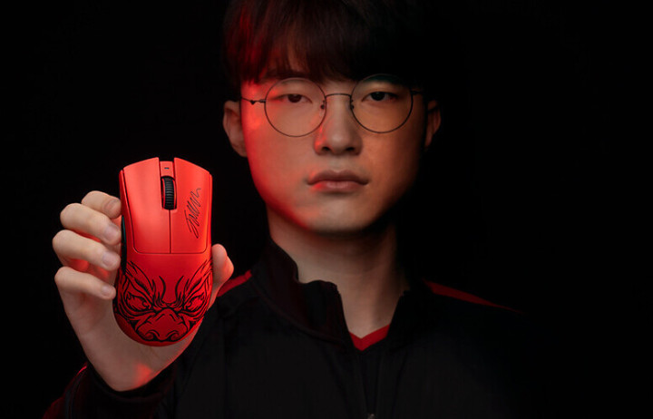 人跳水中更 人跳水中更