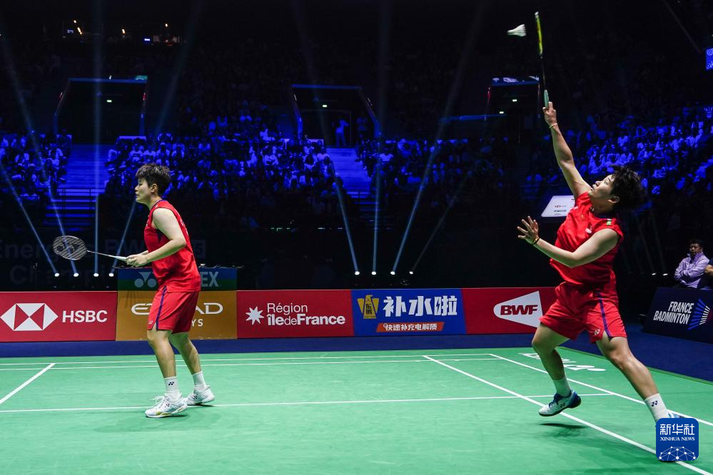 底的较量中 底的较量中